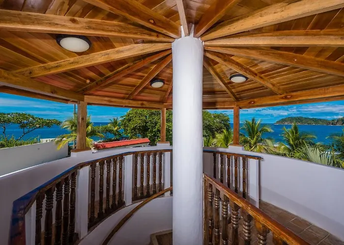 Casa De La Playa Hotel *